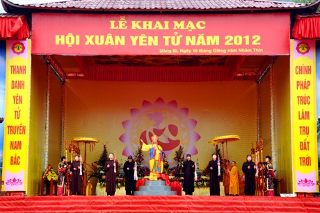 Chùm ảnh: Khai hội Yên Tử ảnh 8