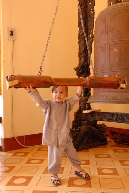 Ảnh Thiên thần quét lá.JPG