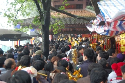 Chùa Hương không có chỗ chen chân trước Rằm tháng giêng