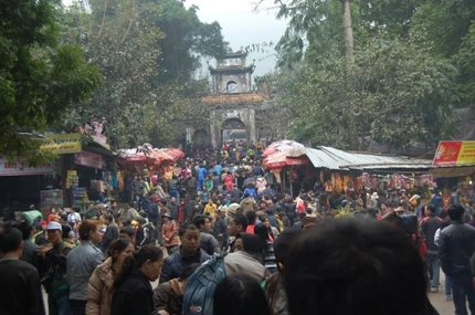 Chùa Hương không có chỗ chen chân trước Rằm tháng giêng