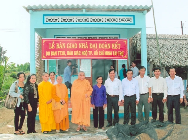 le ban giao nha.jpg