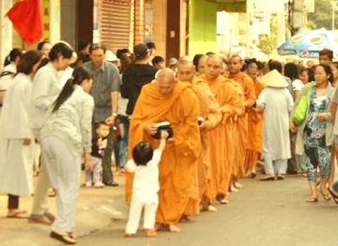 8Giác Minh Luật.JPG
