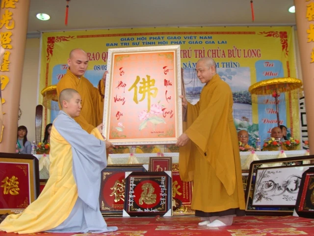 Bổ nhiệm trụ trì chùa Bửu Long ảnh 2 wSucoThichnuMinhKieu (1).JPG