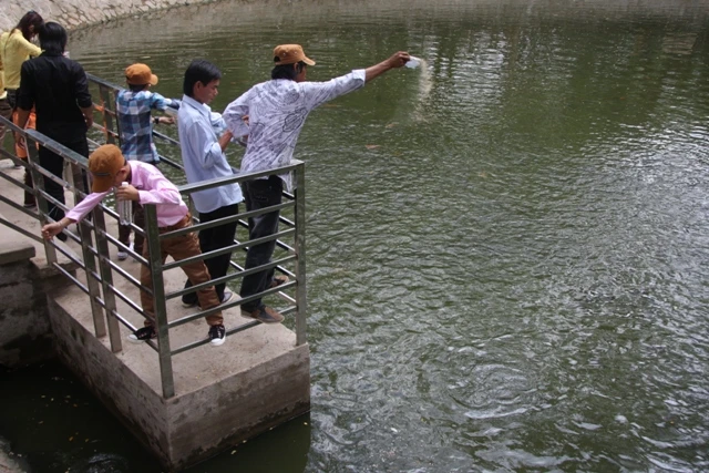 Không đẹp ở chùa Mahatup ảnh 7 wkhongdep5.JPG