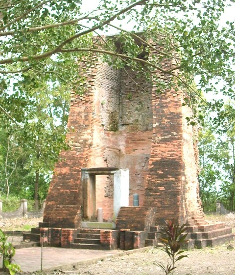 thap Vinh hung 2.jpg