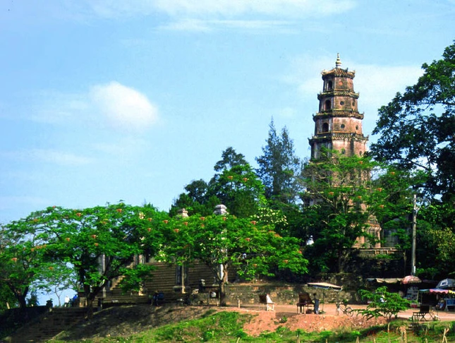 Huế của miền Trung ruột thịt... ảnh 2 thienmu.jpg