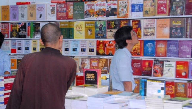 Sách Phật giáo tham gia Hội sách 2012 ảnh 6 BTN_0070.jpg