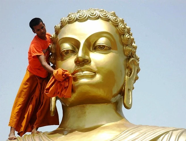 SONG DAO-THICH HANH TUE.jpg