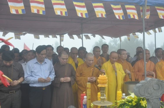 Trùng tu quần thể Phật giáo tại chùa Hương Tích ảnh 1 DSC_0679.JPG