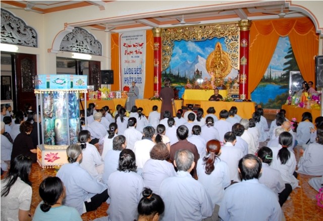 Thi Lồng đèn Phật đản07.JPG