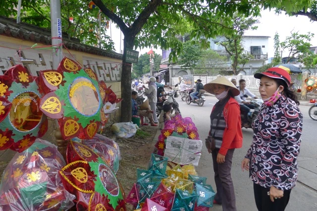 Lồng đèn PĐ ở Huế21.JPG