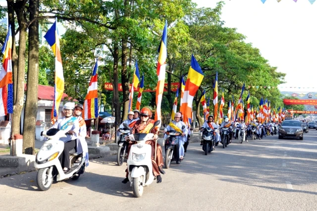 Phật giáo Lạng Sơn long trọng tổ chức Phật đản ảnh 9 tien2011_50.jpg