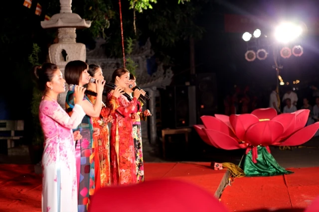 Phật giáo Lạng Sơn long trọng tổ chức Phật đản ảnh 7 tien2011_8.jpg