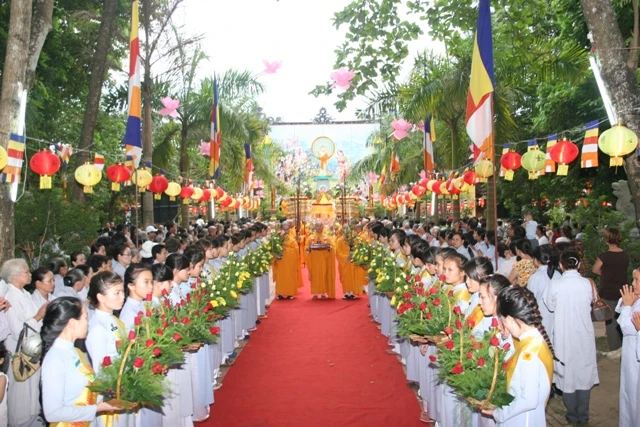 Thiêng liêng Lễ Rước Phật tại cố đô ảnh 4 IMG_0741(1).jpg