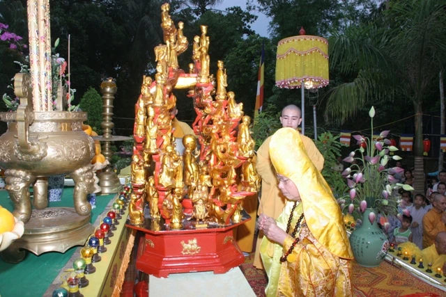 Thiêng liêng Lễ Rước Phật tại cố đô ảnh 1 Thiêng liêng Lễ Rước Phật tại cố đô ảnh 1