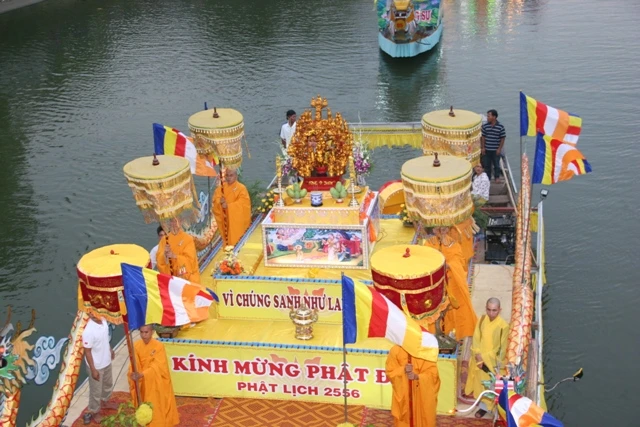 Thiêng liêng Lễ Rước Phật tại cố đô ảnh 10 img_0786_jpg.jpg