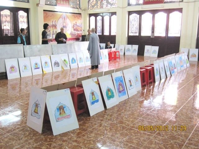 12_ban giám khảo chấm điểm.JPG