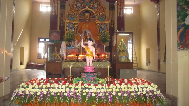 Ấn Độ: Tăng Ni sinh viên tại New Delhi mừng Phật đản ảnh 1