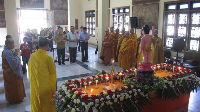 Ấn Độ: Tăng Ni sinh viên tại New Delhi mừng Phật đản ảnh 7