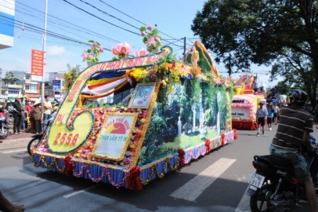 Phật đản Đắc Lắc 1.jpg