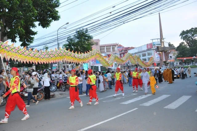 Phật đản bình dương3.JPG