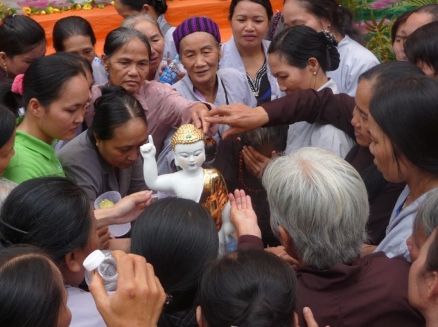 Phật đản ở Bình Phước.JPG