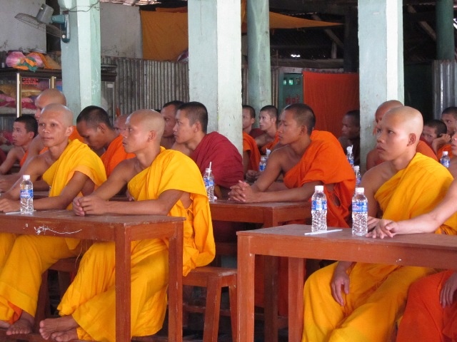 Ảnh 2. Các tân chư tăng sinh lớp Sơ cấp.jpg