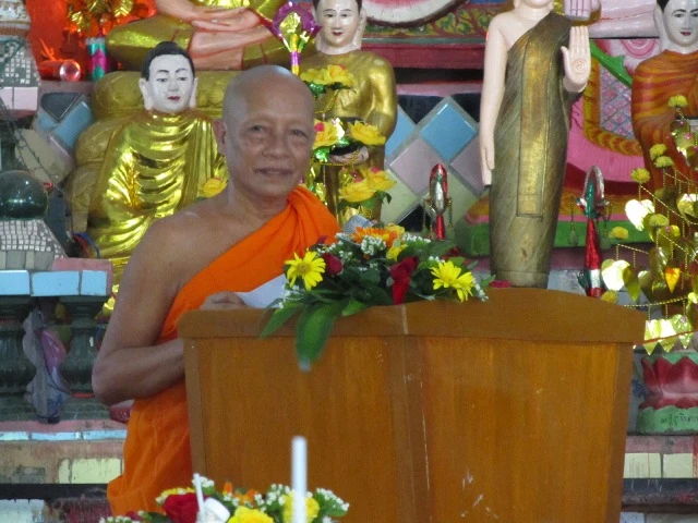 Ảnh 4. Hòa thượng Tăng Nô phát biểu tại lễ khai giảng.jpg