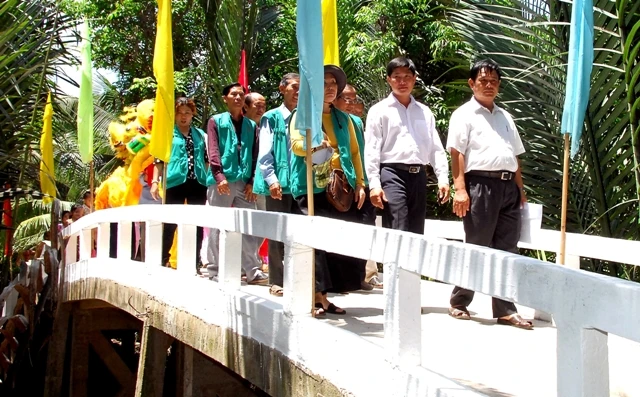 khanh thanh cau xa An Dinh.JPG