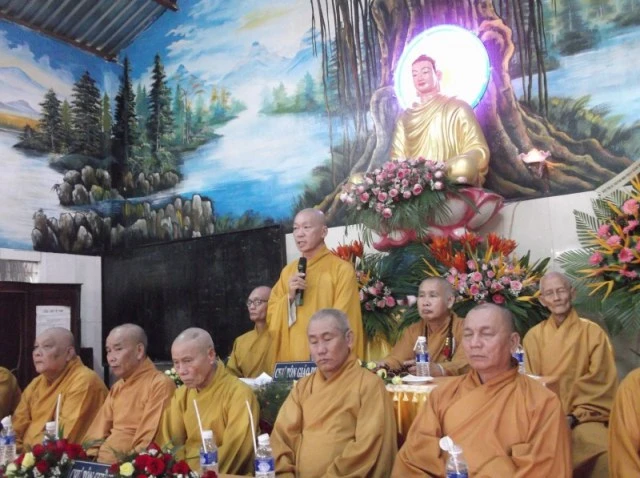TT.Thích Hiển Đức phát biểu.jpg