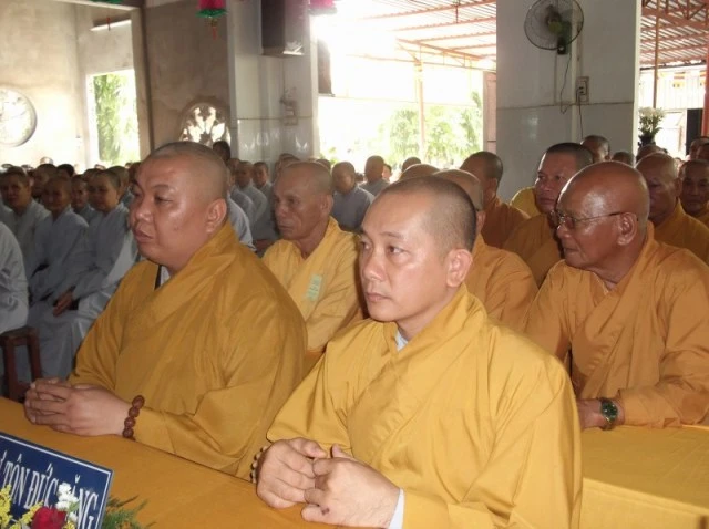 chư tăng hành giả tham gia ackh.jpg