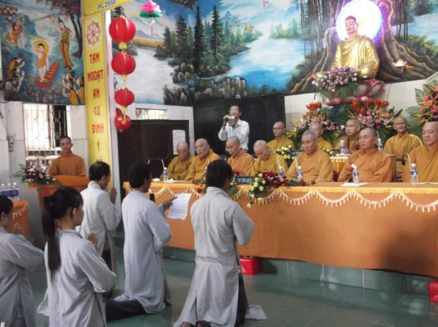 phật tử  hộ hạ.jpg