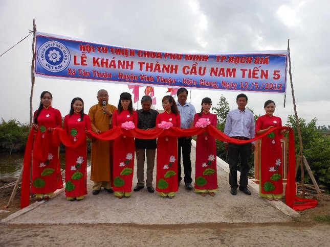 Khánh thành cầu Nam Tiến 5 ảnh 1 2012 Le Khanh Thanh Cau Nam Tien 5 Xa Tan Thuan Huyen Vinh Thuan Tinh Kien Giang (5).jpg