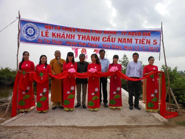 2012 Le Khanh Thanh Cau Nam Tien 5 Xa Tan Thuan Huyen Vinh Thuan Tinh Kien Giang (5).jpg