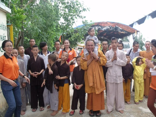 “Mở rộng trái tim” ảnh 1 Nhân sinh 3.jpg