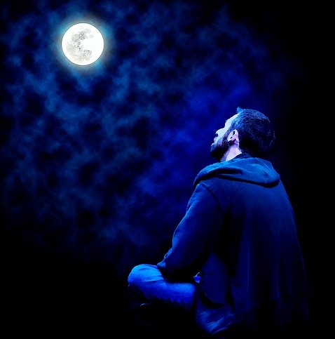 hello-moon-by-stephen-poff.jpg