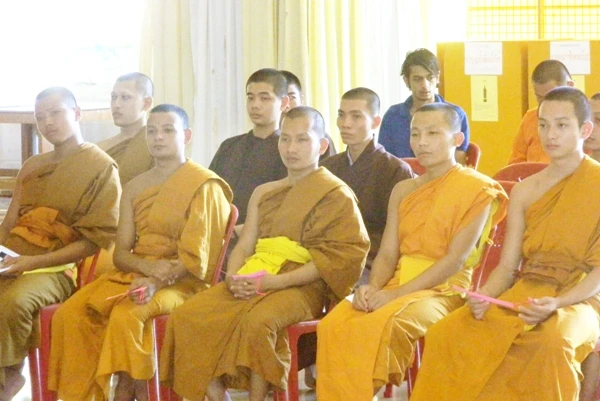ĐH Mahapanya Vidayalai khai giảng năm học mới 2012 ảnh 3 DSCN2825.JPG