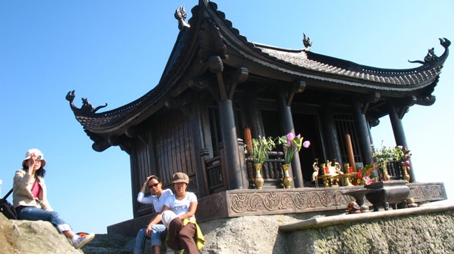 Đề xuất thu phí thăm Yên Tử ảnh 1 anh Tuoi tre.jpg