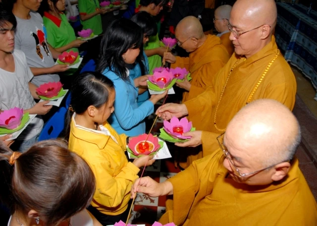 Cầu nguyện mùa thi 201221.JPG