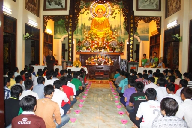 chùa bửu minh cầu nguyện01.JPG