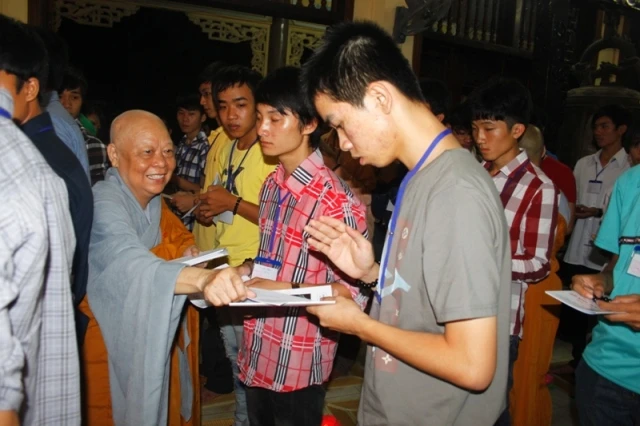 chùa bửu minh cầu nguyện08.JPG