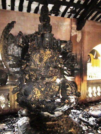 Pho tượng bị cháy.jpg