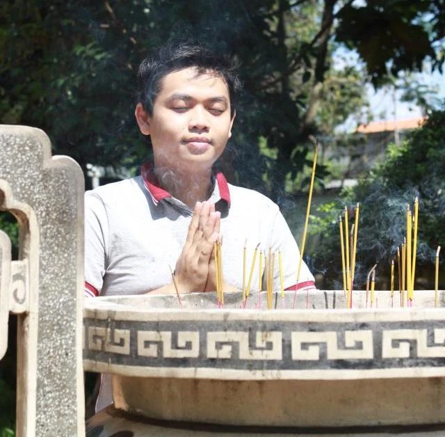 Sao còn khổ đau.jpg