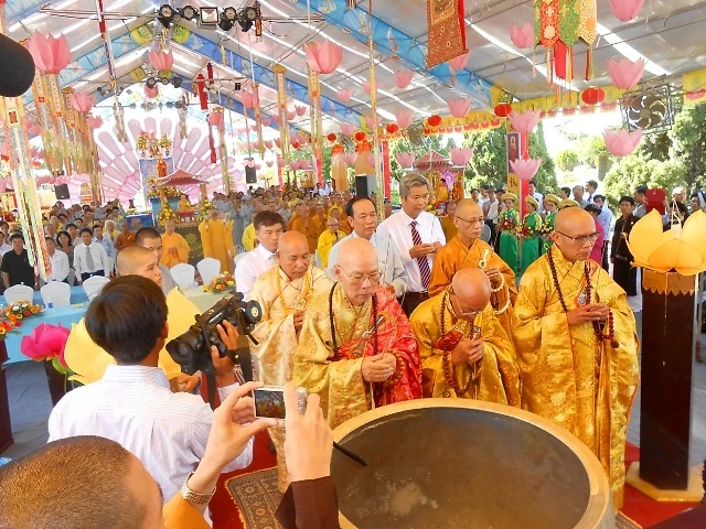 Phật giáo Đà Nẵng tưởng niệm các anh hùng liệt sĩ ảnh 2 Tưởng niệm AHLS2.JPG