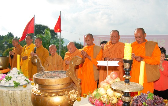 Kiên Giang: Cầu siêu các anh hùng liệt sĩ tại Hà Tiên ảnh 2 csls-9.jpg