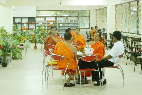 1suGiac Minh Luat, Thailand8.JPG