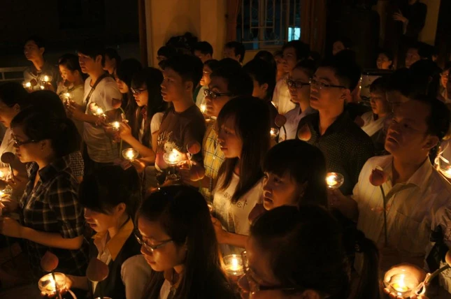 Bạn trẻ ngưỡng vọng Bồ-tát Hiểu và Thương ảnh 4 Chua Thien My 3.jpg