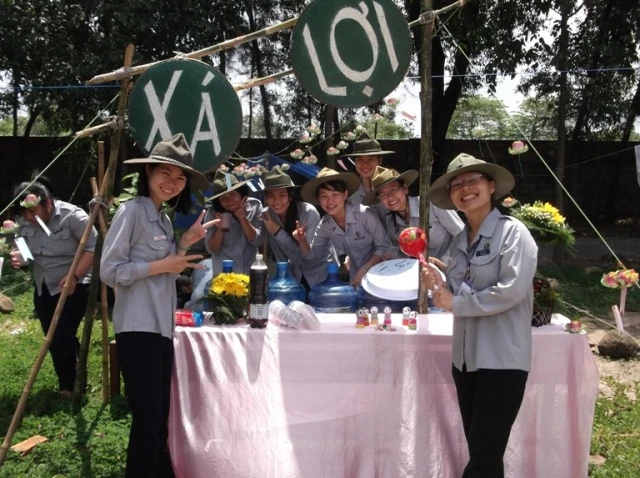 bán hàng tại phiên chợ.jpg