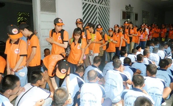 “Nhịp đập trái tim” đến với bệnh nhân tâm thần ảnh 1 Nhân sinh di binh duong (2).JPG