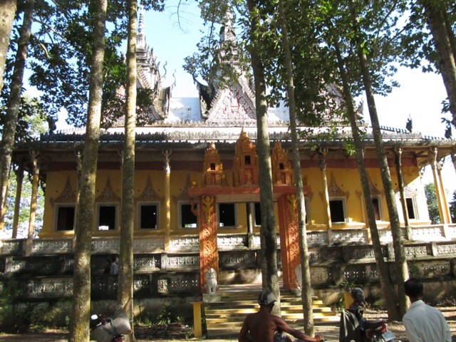 Cháy rụi chánh điện ngôi chùa Khmer gần 800 năm tuổi ảnh 7 _nh 7, Toan c_nh ng(i chßnh =i_n b_ h_a ho_n.jpg